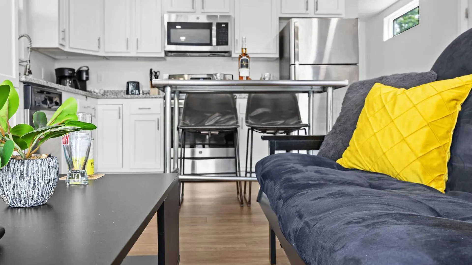 루이빌 Unique Retreat Two 1Br Shipping Container Units 아파트 0*,  미국